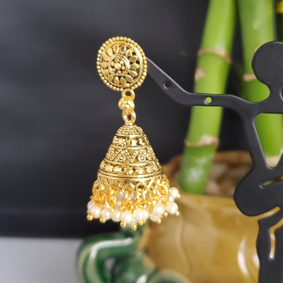 Fancy Earring - Picture 2 of 3